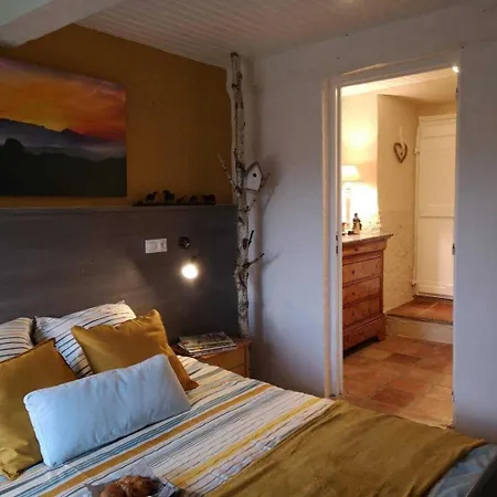 Сasa de vacaciones Le De La Bergerie Montbernard